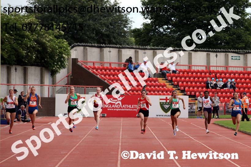 Inter girls 200 metres, English Schools Track and Field. Photo: David T. Hewitson/Sports for All Pics